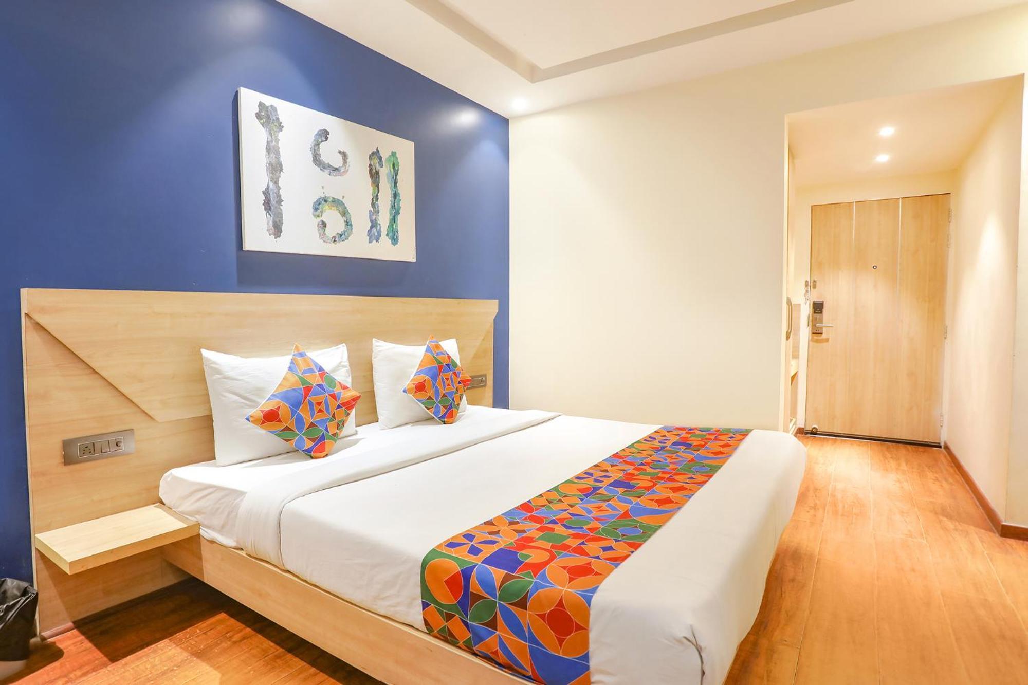 Fabhotel Jhs Studio Gurgaon Bagian luar foto