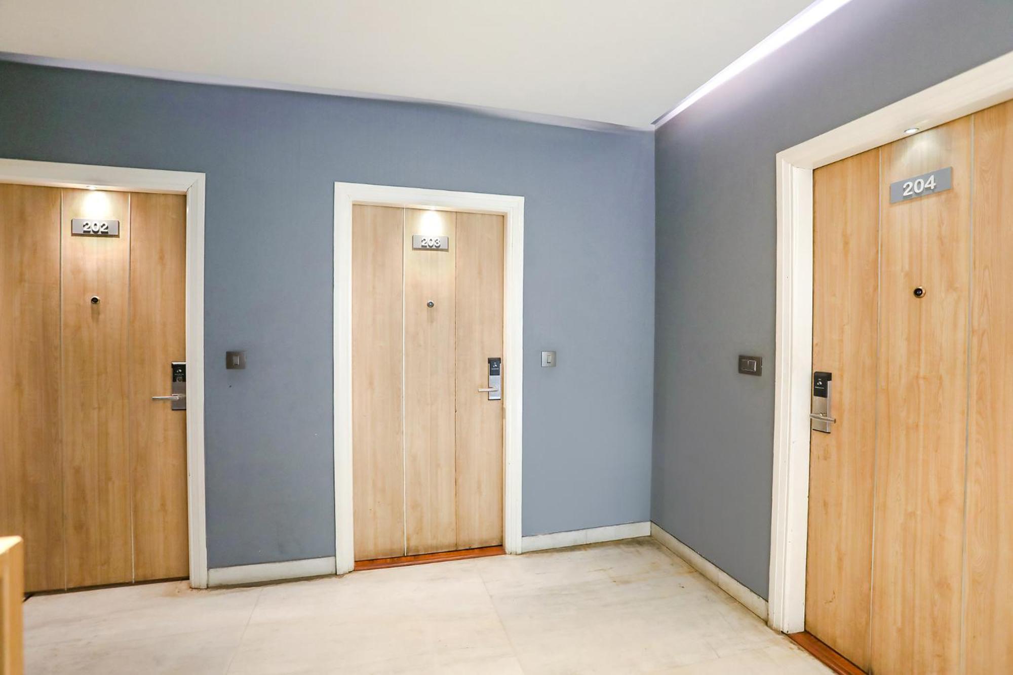 Fabhotel Jhs Studio Gurgaon Bagian luar foto