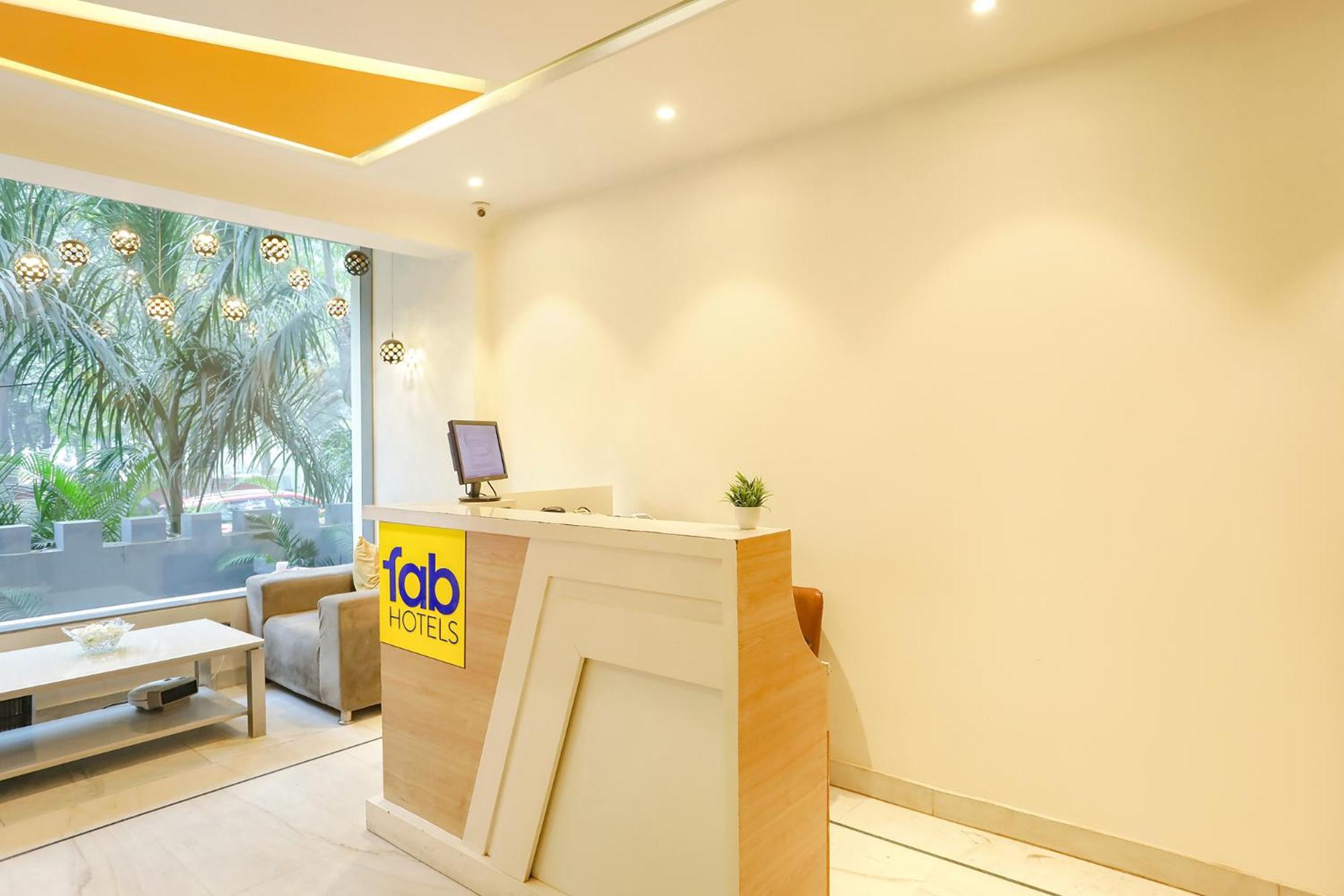 Fabhotel Jhs Studio Gurgaon Bagian luar foto